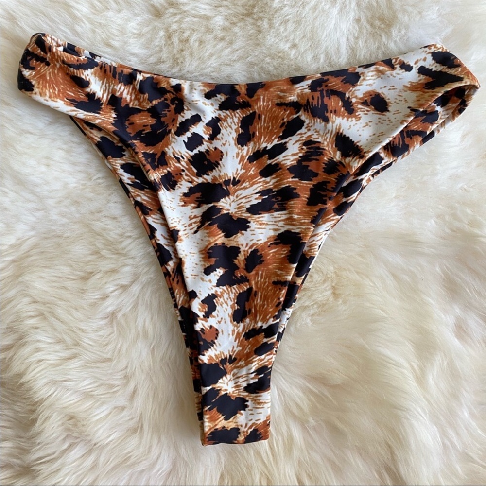 NWOT‼️LEOPARD HIGH RISE, CHEEKY BOTTOMS - Picture 2 of 3